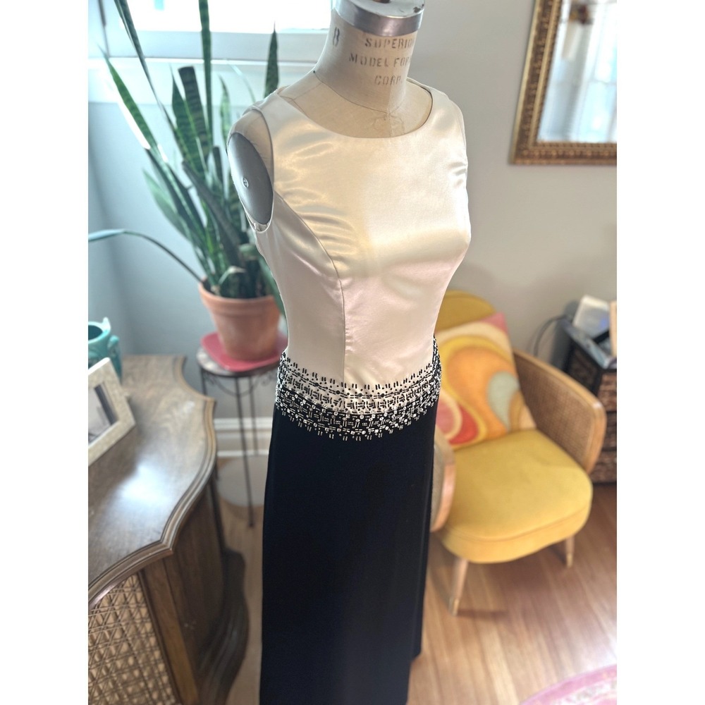 JS Boutique vintage Evening Gown Formal Dress Beaded Waist Black Velvet Long - 4